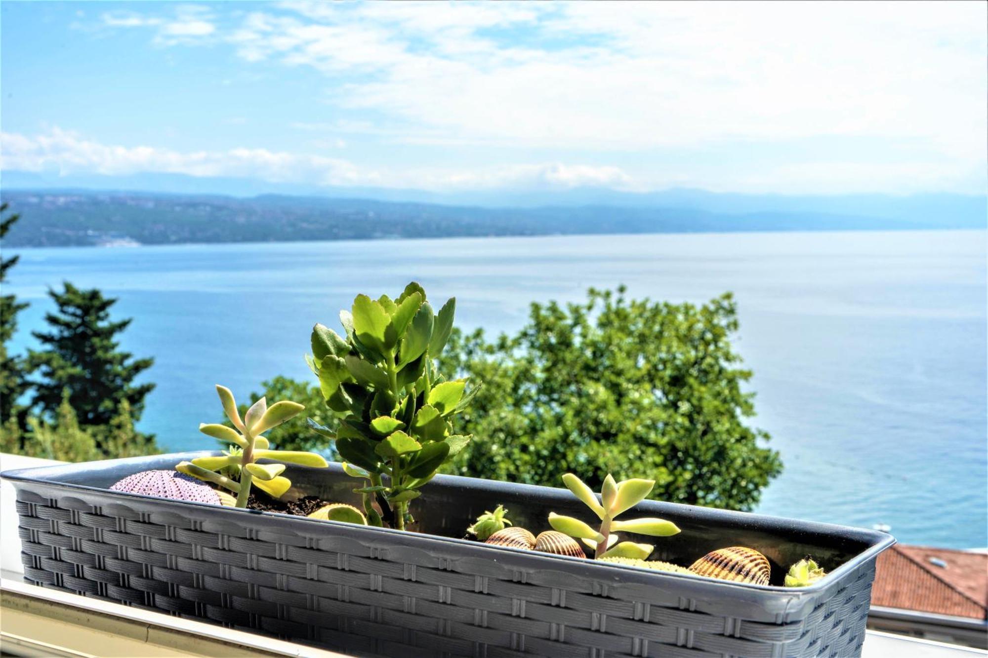 Apartment Near Beach With Sea View Opatija Exterior foto